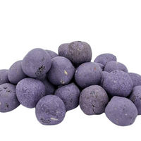 Einzelne violette Samenbomben